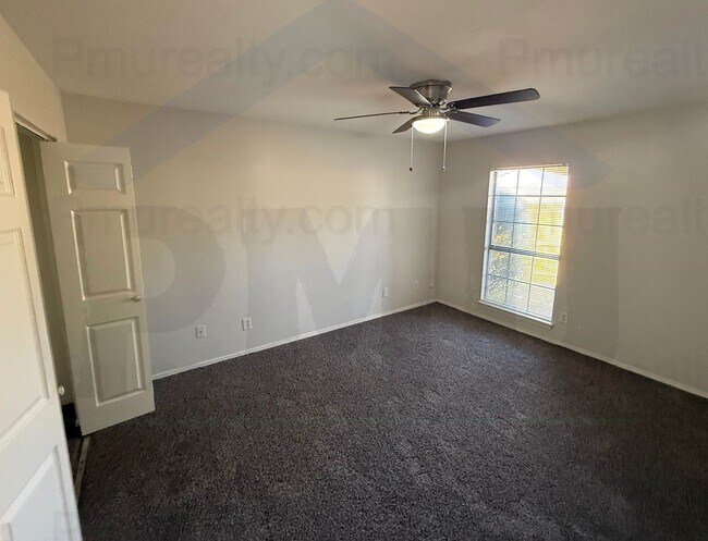 Building Photo - AVAILABLE NOW!!!  Cozy 2 Bed, 1 Bath Home for Rent in Cedar Hill