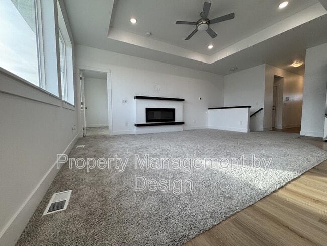 Building Photo - 835 SE Booth Ave