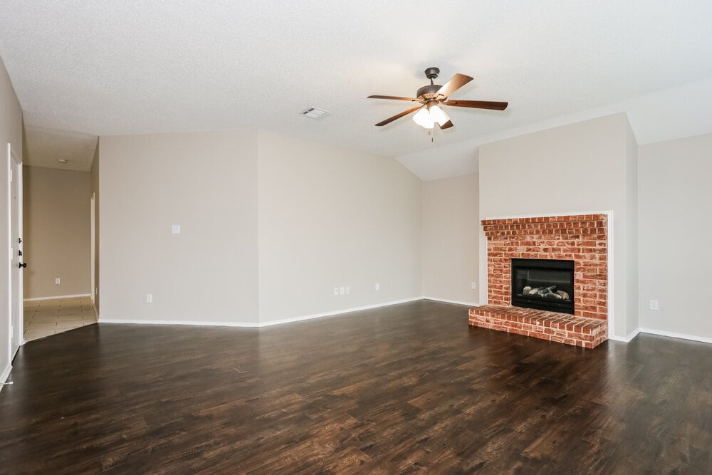 Building Photo - 720 Duke Dr