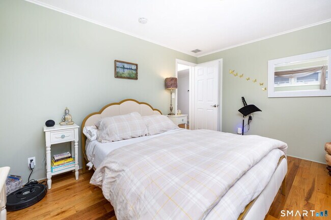 Building Photo - 14 Haynes Rd