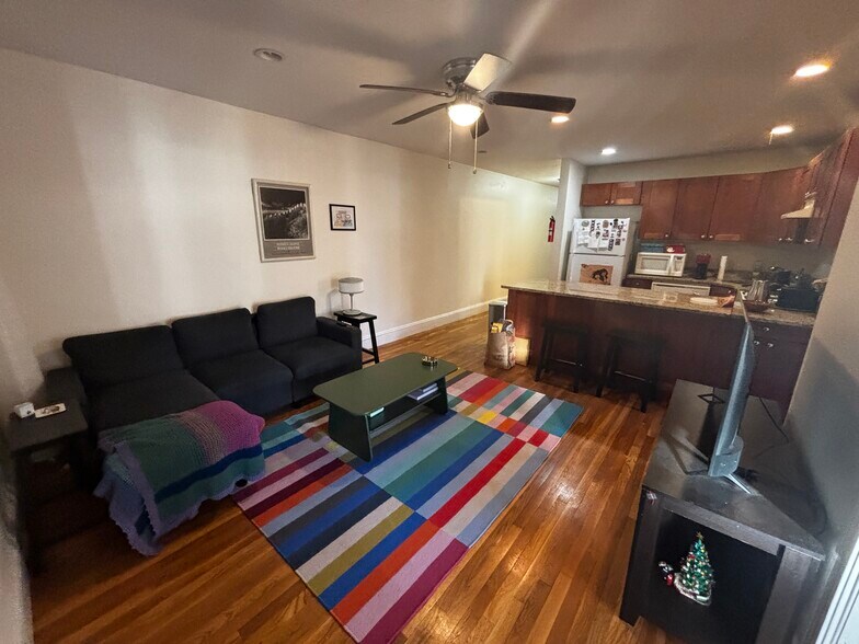 Building Photo - 66 Egmont St