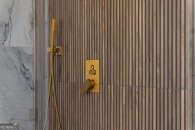 Building Photo - 407 Thunder Rd