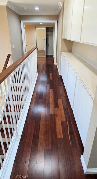 Building Photo - 1400 Post Rd