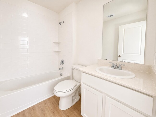 Building Photo - 1515 Las Cuevas Dr