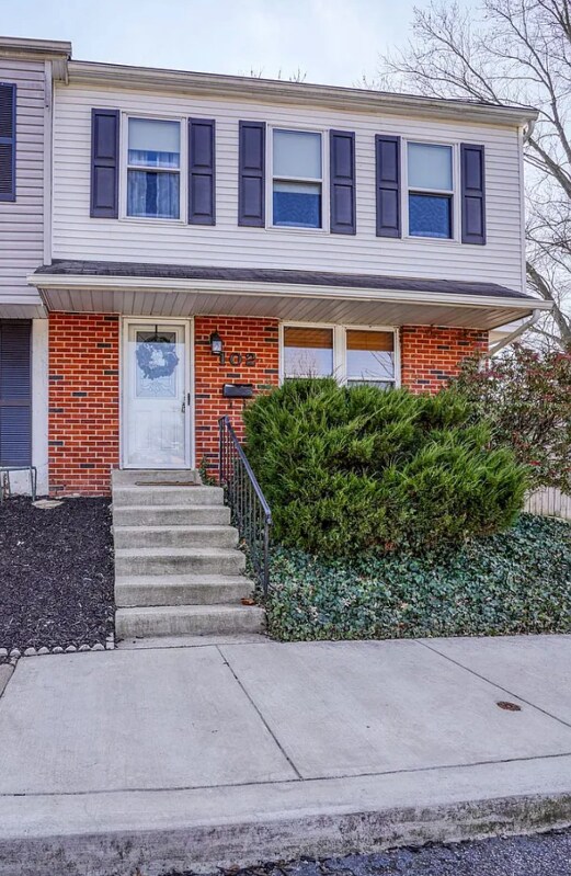 Building Photo - 102 Hopkins Ct