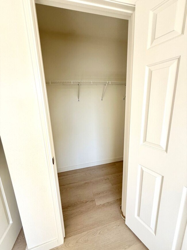 Building Photo - Spacious Home for Rent with Fresh Upgrades...