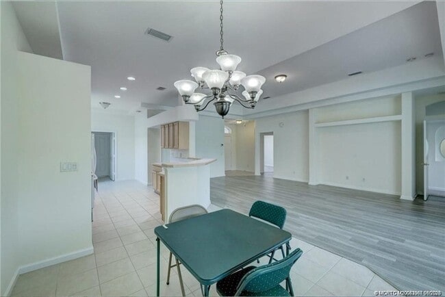 Building Photo - 4574 NW Red Maple Dr