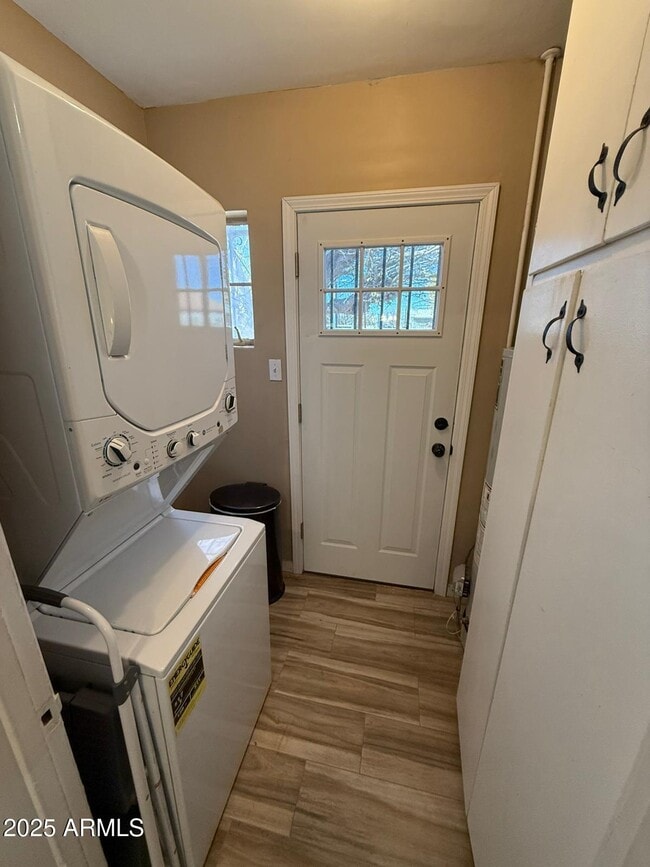 Building Photo - 1224 F Ave