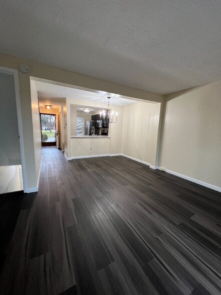 Building Photo - 378 Scott Ln