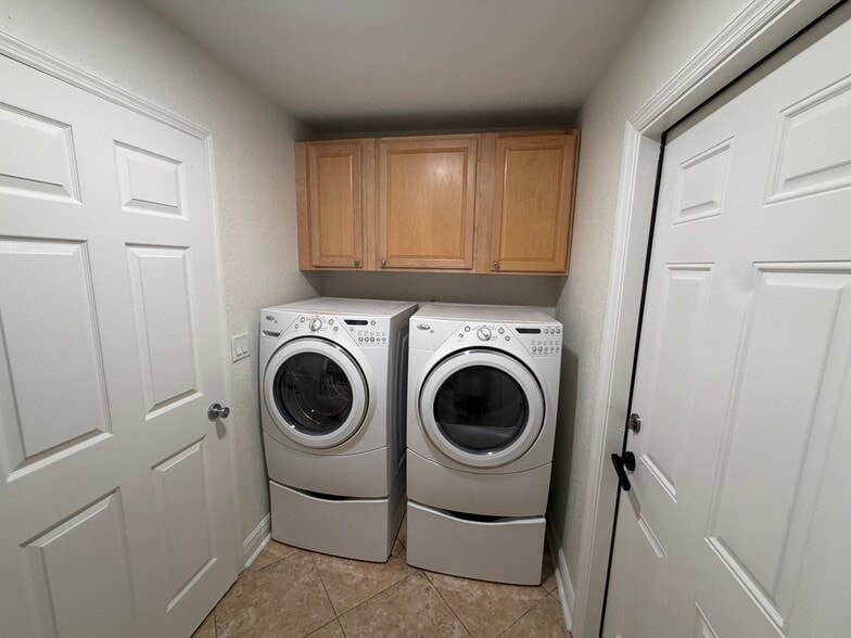 Building Photo - 8445 Indian Wells Ct