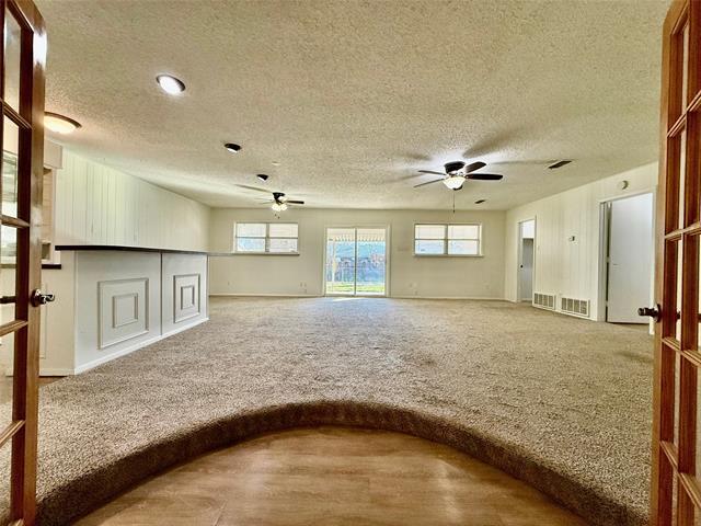 Building Photo - 2000 SE 10th St