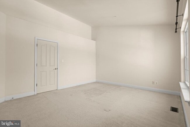 Building Photo - 618 Berwick Ct