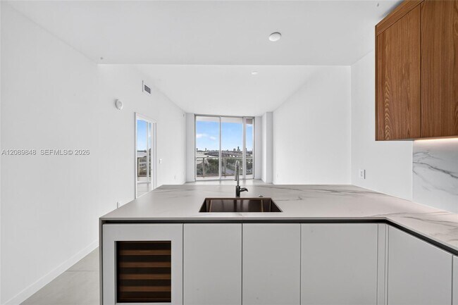 Building Photo - 1400 Biscayne Blvd