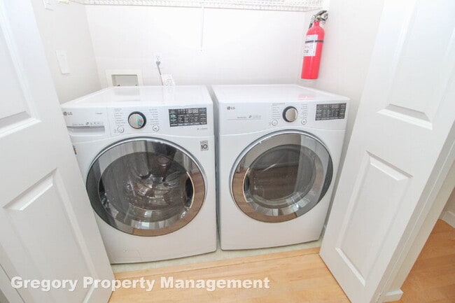 Building Photo - 15720 NE 95th Way