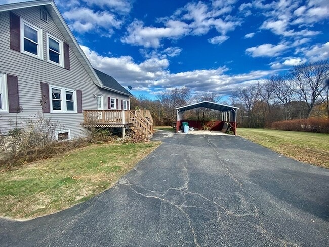 Building Photo - 618 Boston Rd