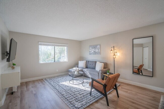 Building Photo - 8550 E McDowell Rd