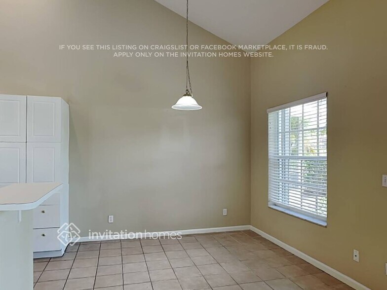 Building Photo - 10777 Pelican Dr