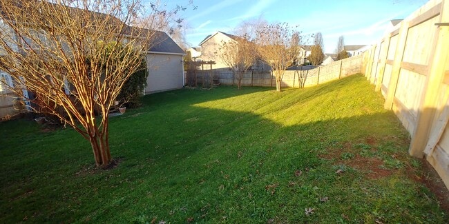 Building Photo - 5050 Horsestall Dr