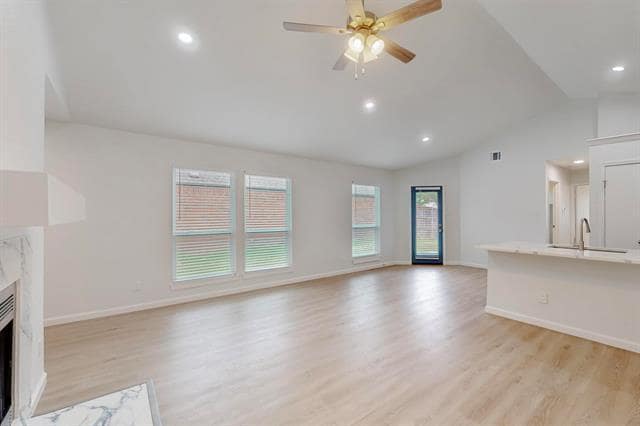 Building Photo - 938 Mapleleaf Ln