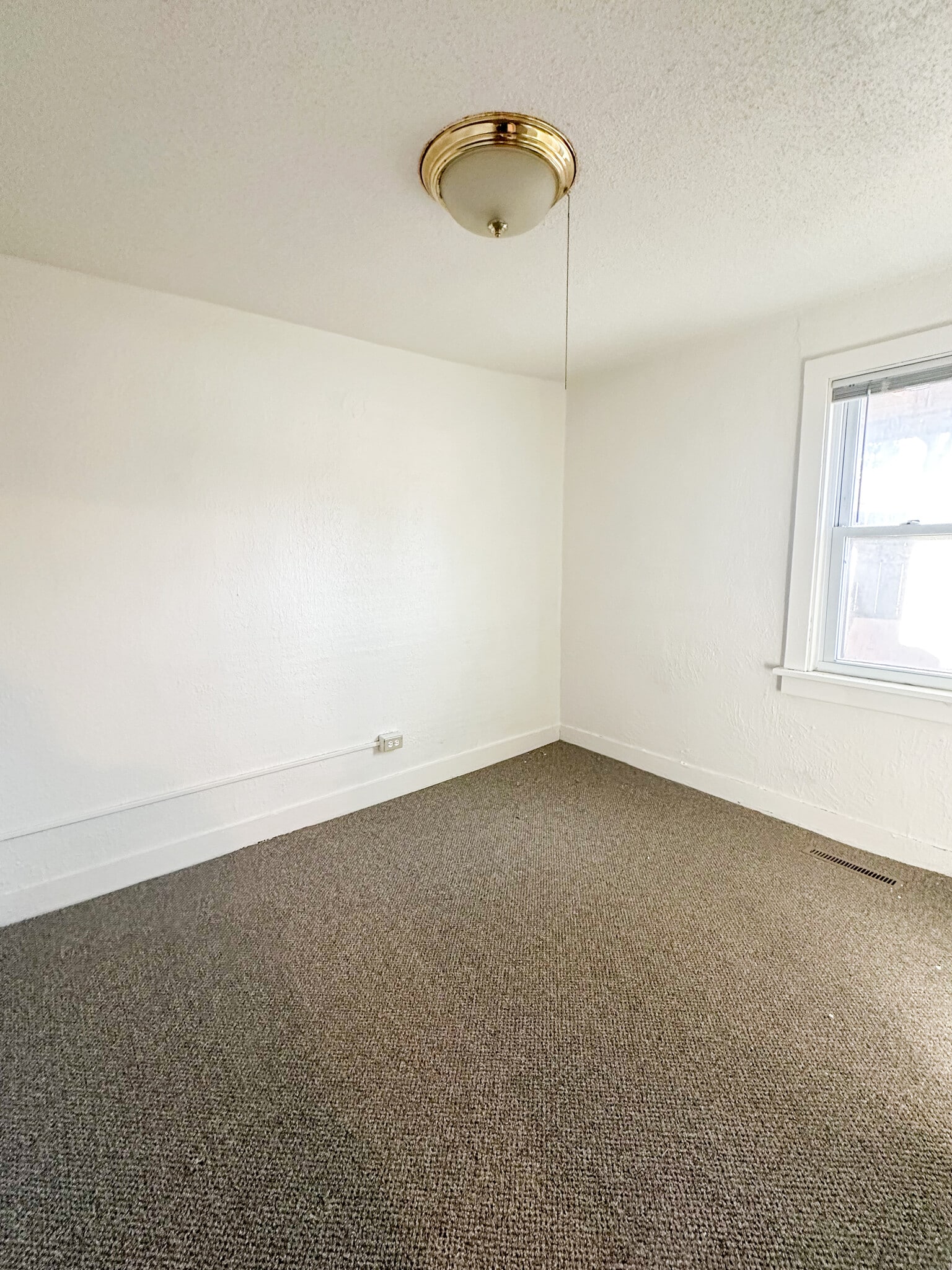 Bedroom 1 10'x12' - 950 Center St