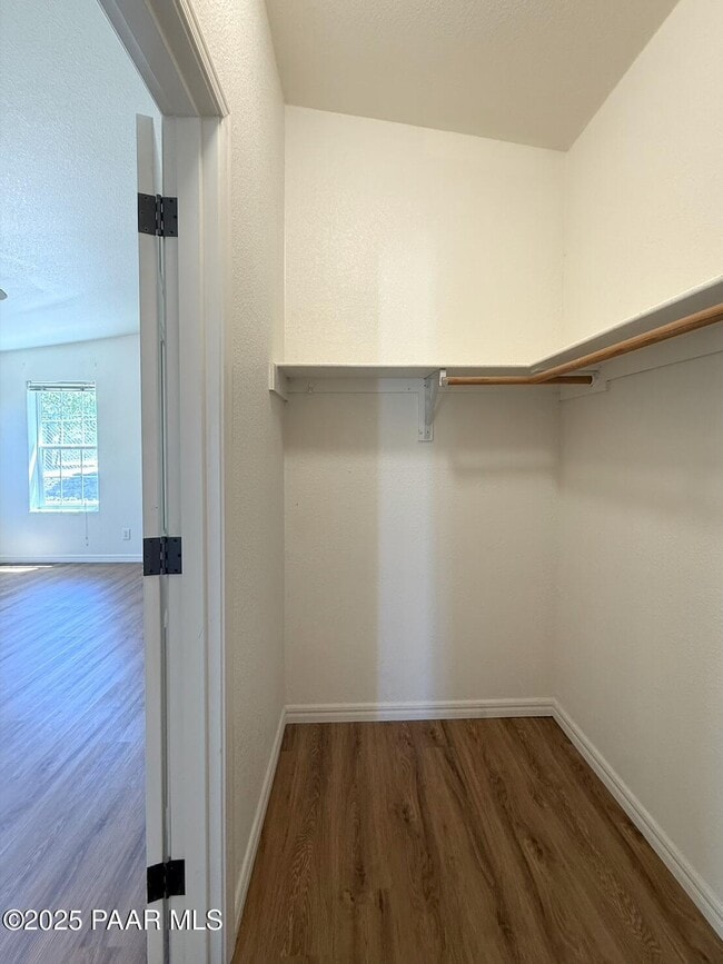 Building Photo - 1116 Samantha St