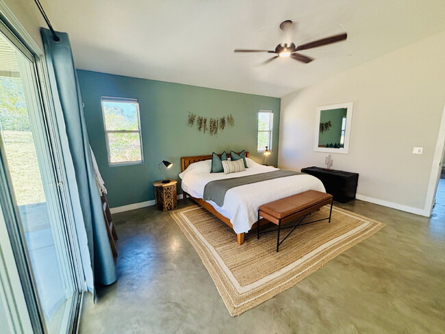 Building Photo - Rare Opportunity for Spacious, Modern Sout...