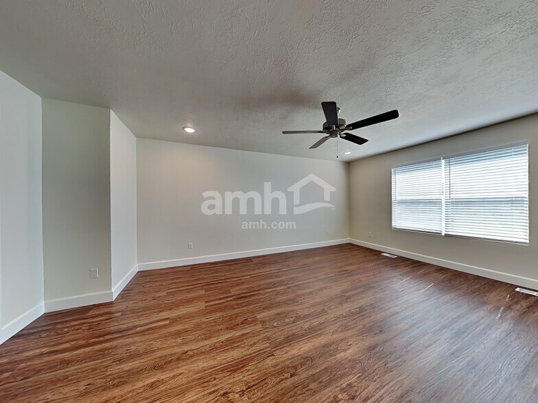 Building Photo - 1369 White St