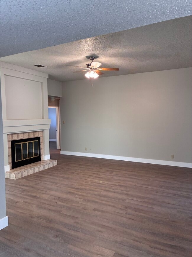 Building Photo - 7503 Longing Trail