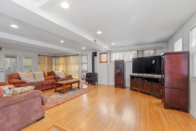 Building Photo - 5 Avondale Ave