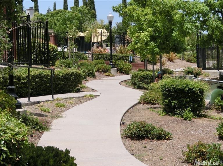 Building Photo - 4800 Westlake Pky