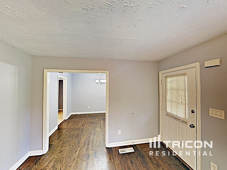 Building Photo - 4956 Sweet Valley Rd SW