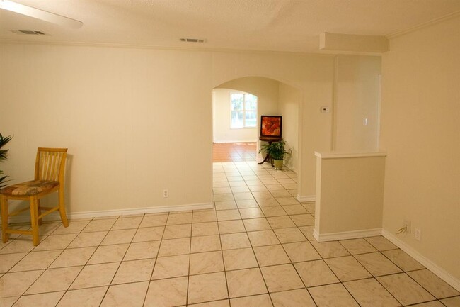 Building Photo - 5901 S 1st St