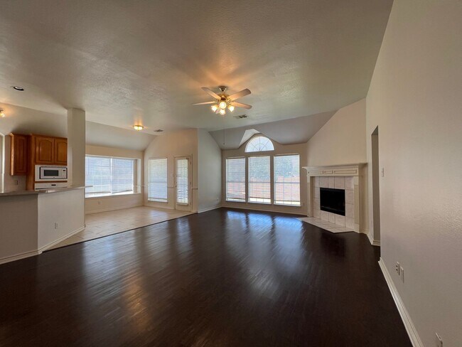 Building Photo - 1141 Nickerson Ln