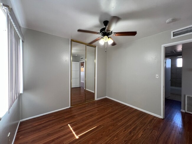 Building Photo - 3 Bedroom 2 Bathroom House Located Near Ca...