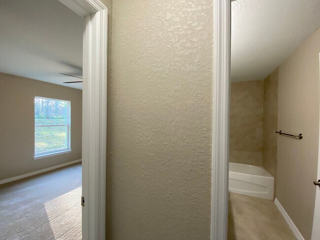 Building Photo - Custom Home - Desirable SW Dunnellon Neigh...