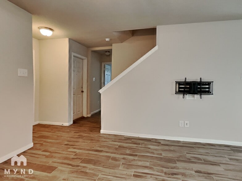 Building Photo - 4928 Stimson St