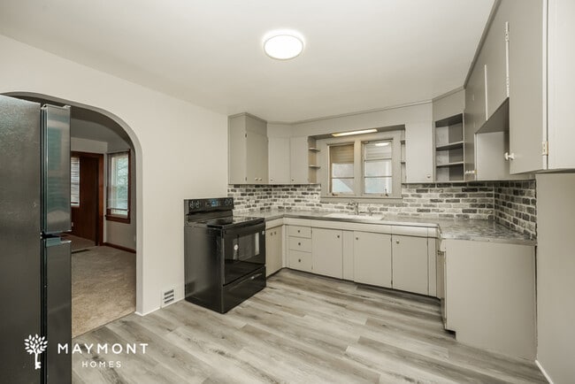 Building Photo - Charming 2 Bedroom Home Rittman, OH