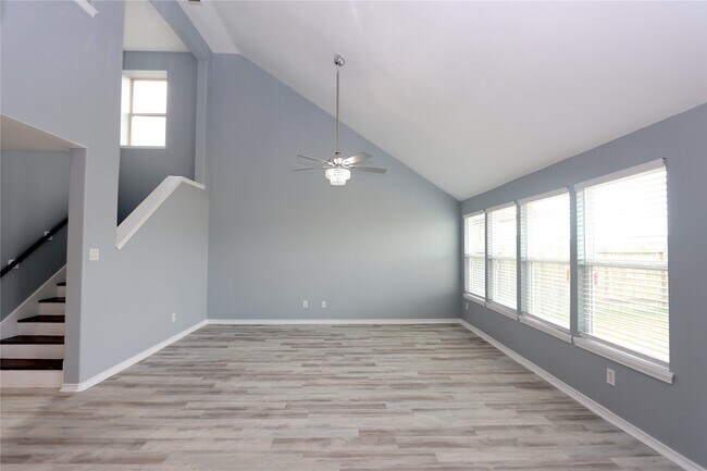 Building Photo - 9218 Mission Arbor Ln