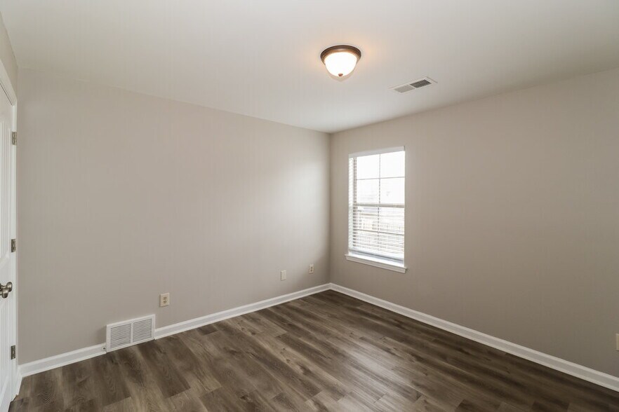 Building Photo - 275 Birch Springs Cove