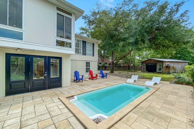 Building Photo - 2009 Wedgewood Cir