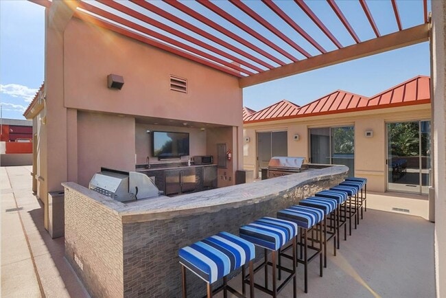 Building Photo - Stunningly Remodeled Studio High-Rise Unit For Rent