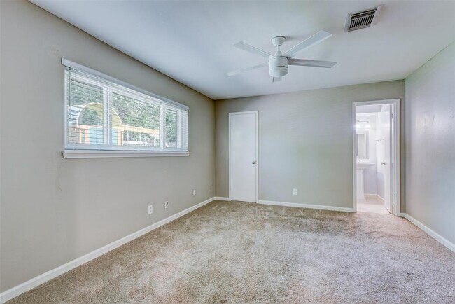 Building Photo - 10622 Sapling Way