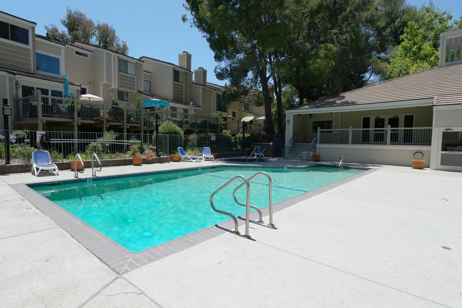 Building Photo - 1218 S Westlake Blvd