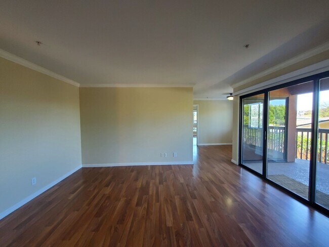 Building Photo - Spacious 2 bedroom 2 bath condo with perfect floor plan