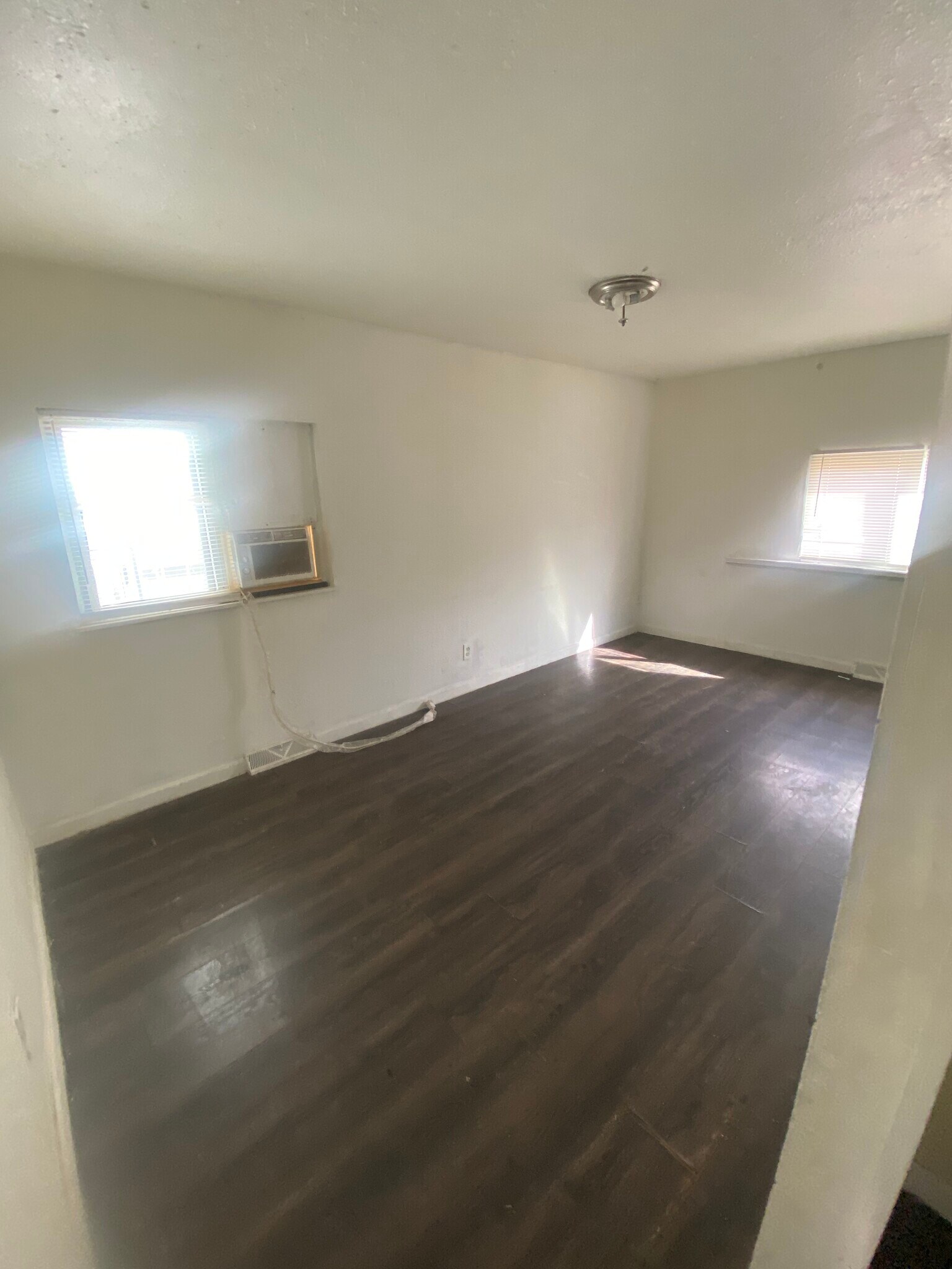 Building Photo - 5433 Beacon Ave