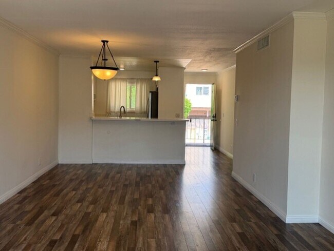 Building Photo - For Lease – Charming Condo in Glendale Hills