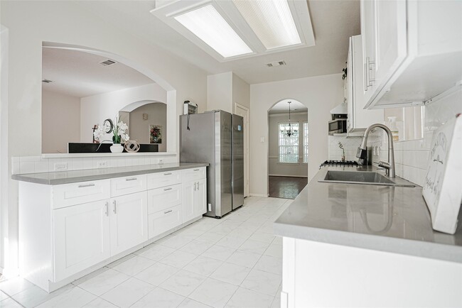 Building Photo - 3706 Heritage Colony Dr