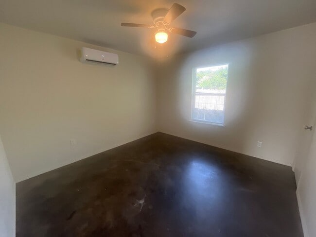 Building Photo - Sherwood Rental