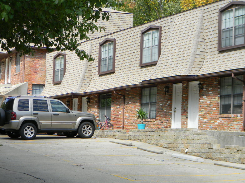 Building Photo - Ashland Manor Apartments & Townhouses