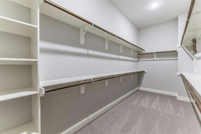 Building Photo - 10915 Brookeshire Chase Ln